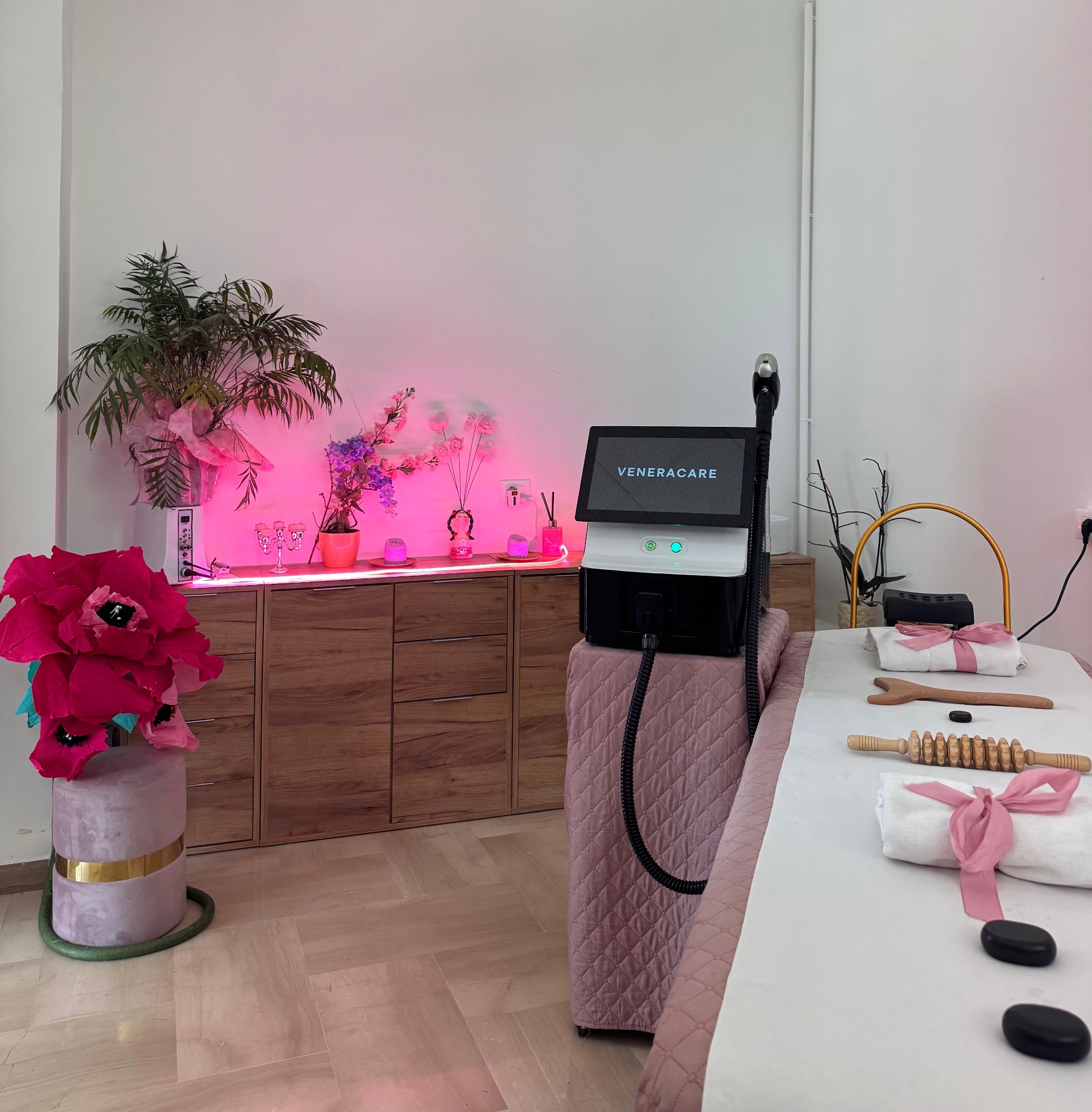 Cabina estetica con dispositivo VeneraCare
